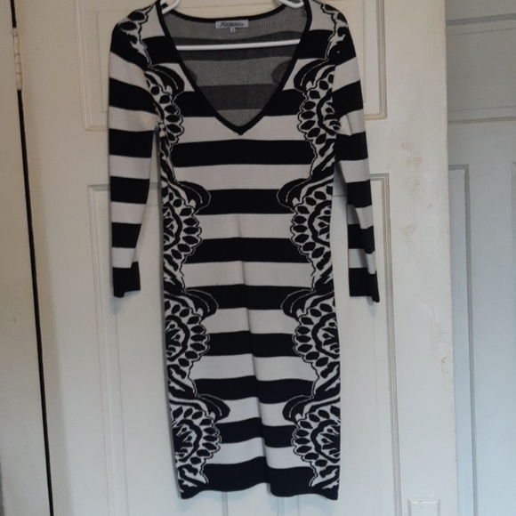 Knitted dress - Picture 1 of 1